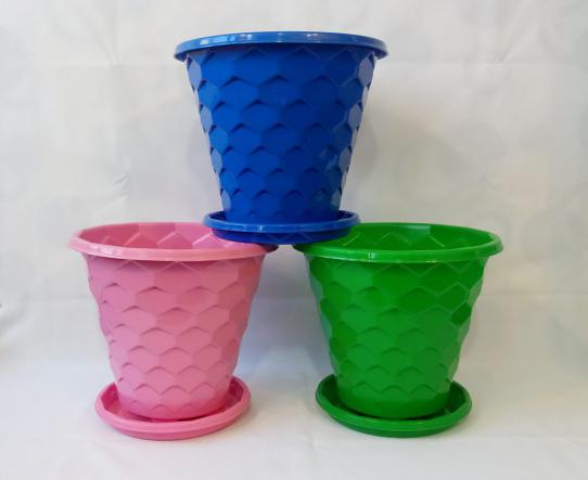 تنوع در طرح ورنگ گلدان های پلاستیکی